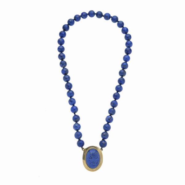 Collana in lapislazzulo e oro giallo  - Asta Asta di Gioielli Antichi, Moderni e Orologi - Curio - Casa d'aste in Firenze