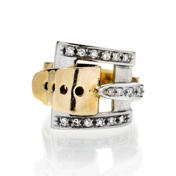 Pinky ring in yellow gold, white gold and diamonds