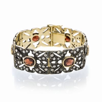 Alto Bracciale in Oro Giallo, Oro a Basso Titolo, Argento, Diamanti e Granati