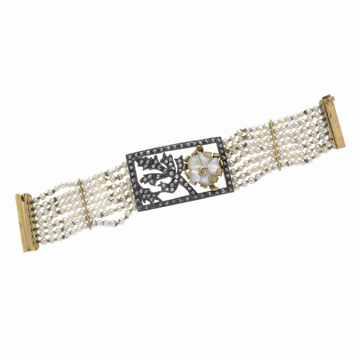 Bracciale in oro giallo, argento, perle coltivate, madreperla e diamanti