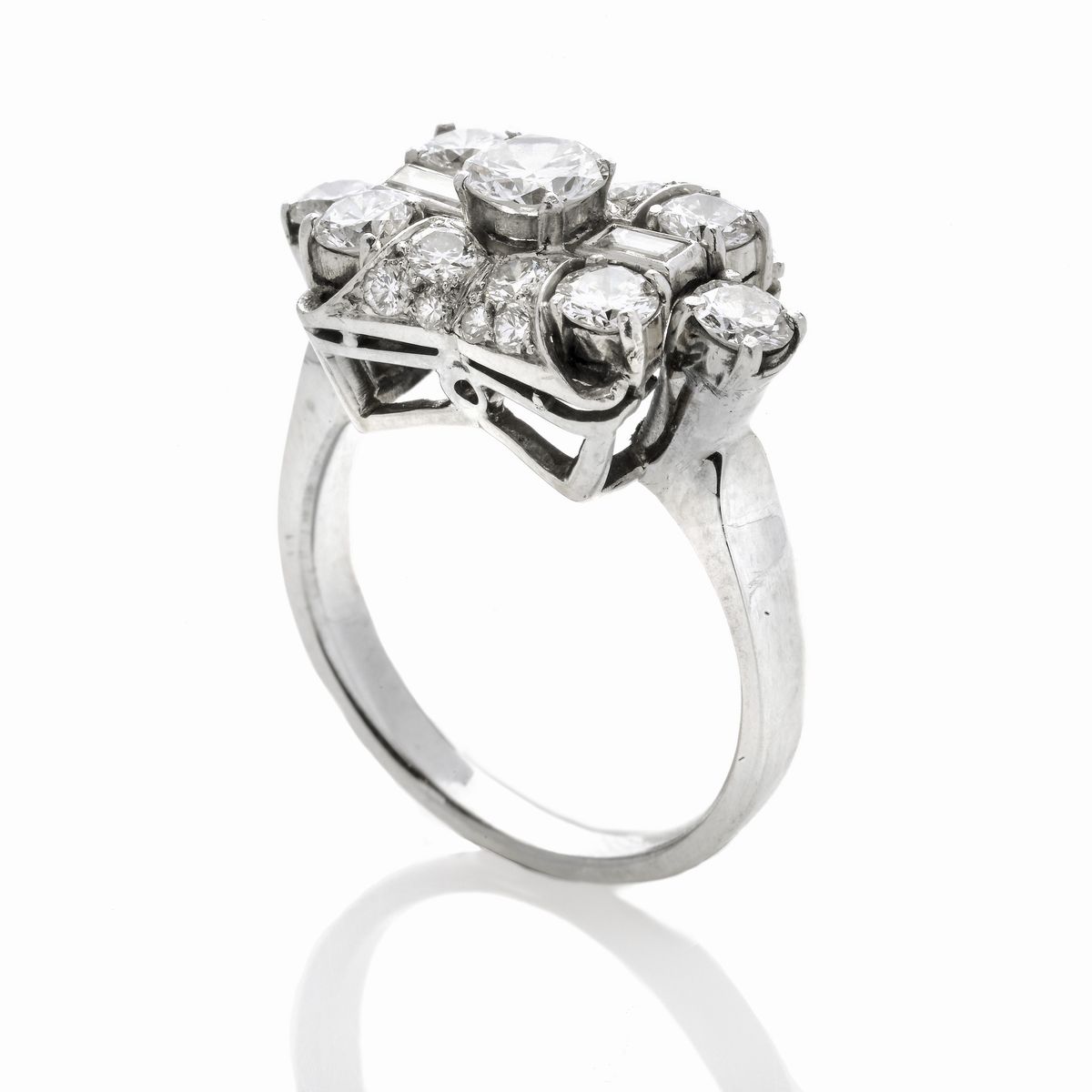 Anello in oro bianco e diamanti