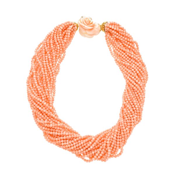 Multi-strand necklace in pink coral and yellow gold