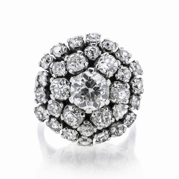 Ring in white gold and diamonds