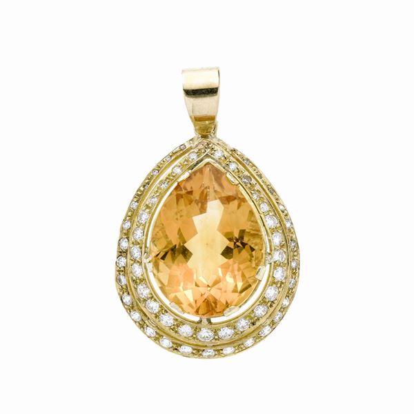 Pendant in yellow gold, diamonds and yellow quartz
