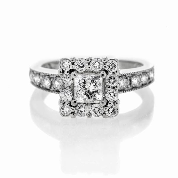 Ring in white gold and diamonds