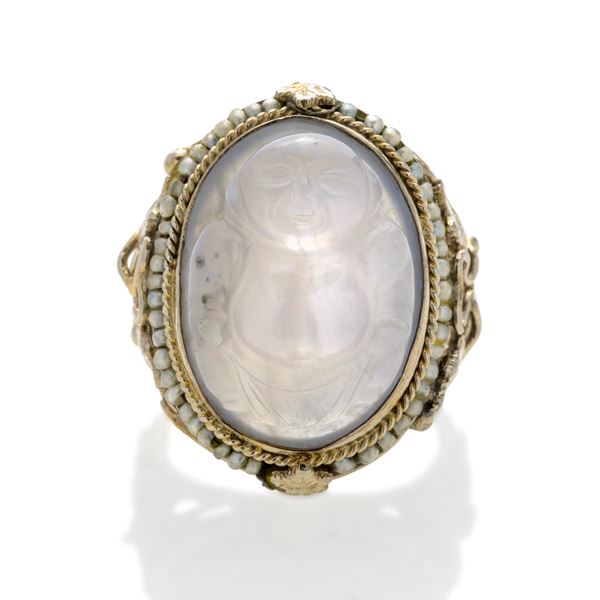 Ring in platinum, white gold, micro-pearls and chalcedony