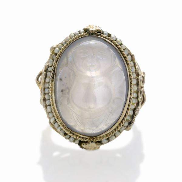 Ring in platinum, white gold, micro-pearls and chalcedony
