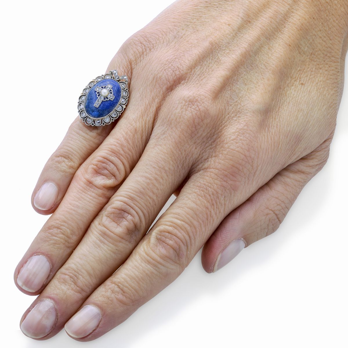 Anello religioso in oro a basso titolo, argento, diamanti, lapislazzulo e microperle