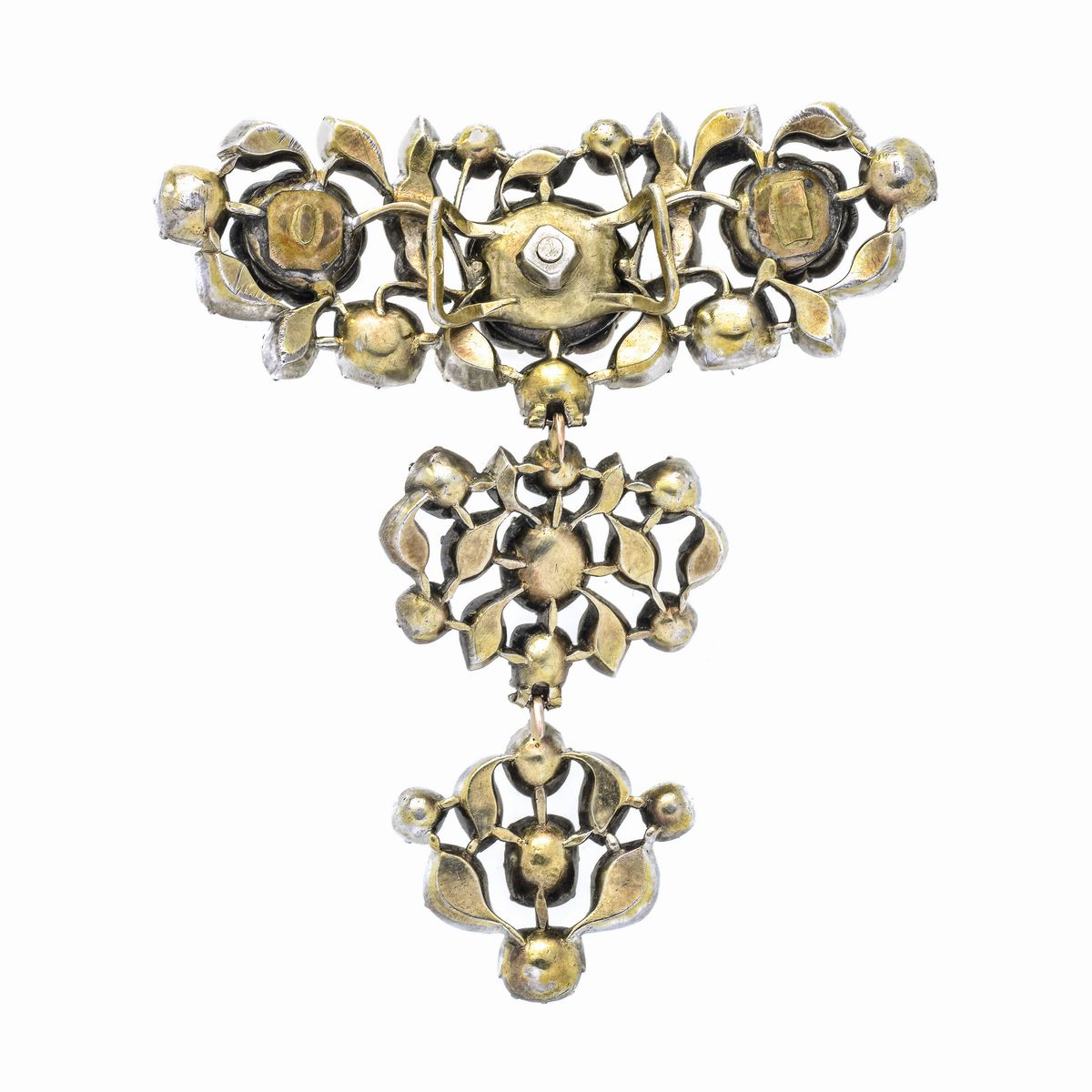 Raro pendente in oro a basso titolo, argento e diamanti
