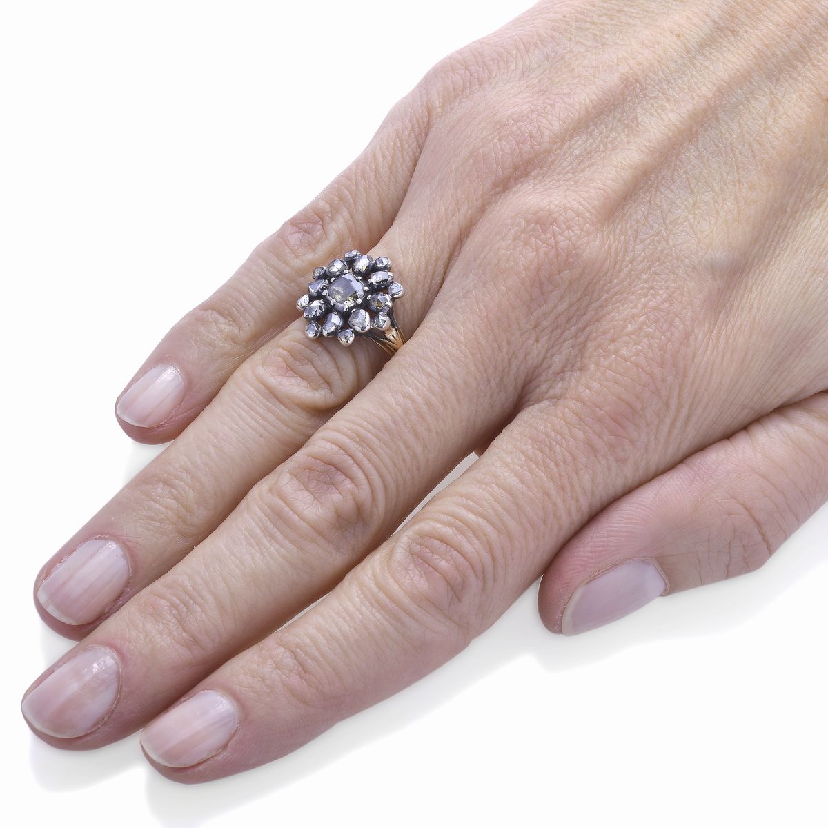 Anello in oro a basso titolo, argento e diamanti