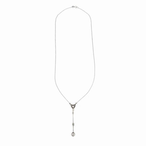 Chain with pendant in white gold, low title gold, silver and diamonds  (In part of beginning of the twentieth century)  - Auction Auction of Antique Jewelry, Modern and Watches - Curio - Casa d'aste in Firenze