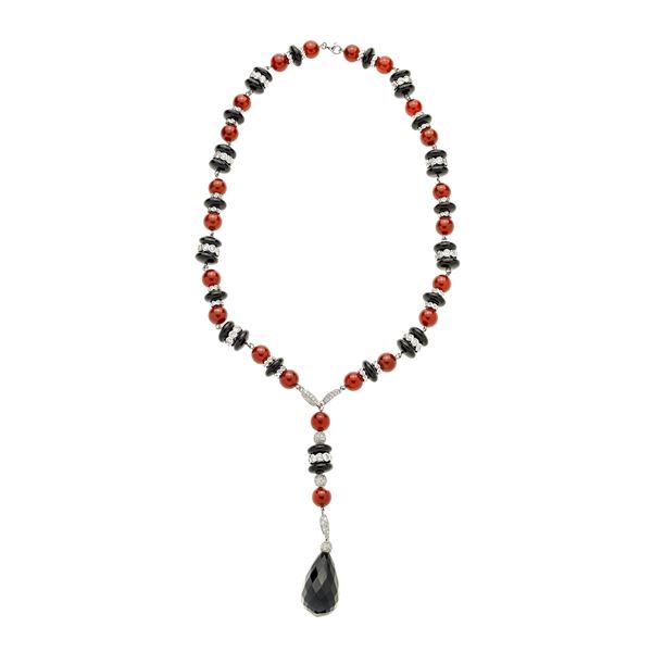 Necklace in white gold, diamonds, carnelian and onyx  - Auction Auction of Antique Jewelry, Modern and Watches - Curio - Casa d'aste in Firenze