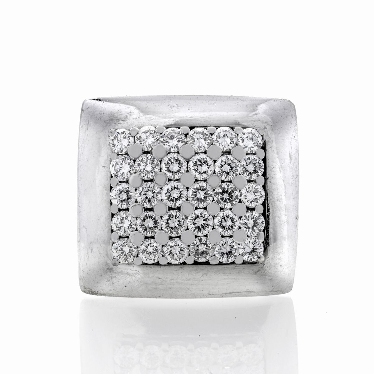 Anello a Scudo in Oro Bianco e Diamanti