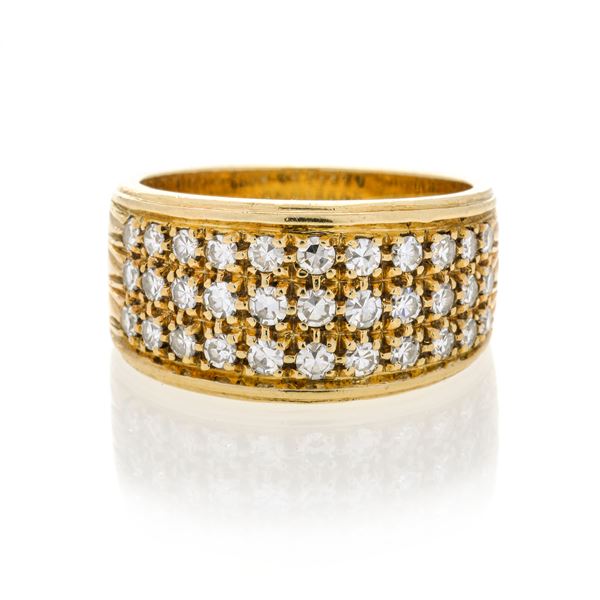 Band ring in yellow gold and diamonds