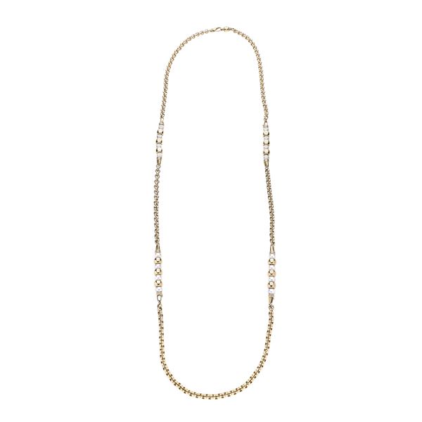 Long nechlace in yellow gold and cultured pearls