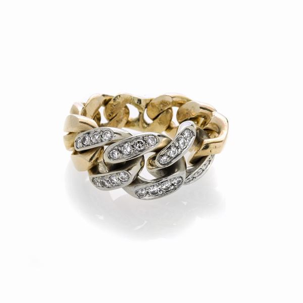 Anello in oro giallo, oro bianco e diamanti