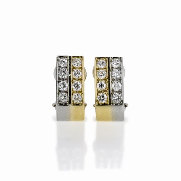 Paio di orecchini in oro giallo, oro bianco e diamanti
