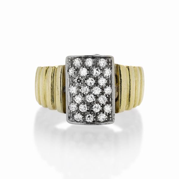 Anello in oro giallo, oro bianco e diamanti