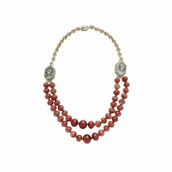 Collana in oro giallo, cammei in lava e vetro  (Anni Cinquanta)  - Asta Asta di Gioielli Antichi, Moderni e Orologi da polso - Curio - Casa d'aste in Firenze