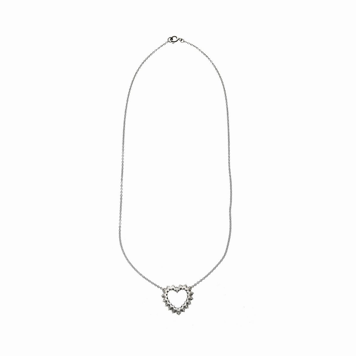 Catena con pendente a cuore in oro bianco e diamanti