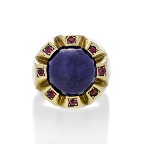Cocktail ring in 14 kt gold, red stones and lapis lazuli