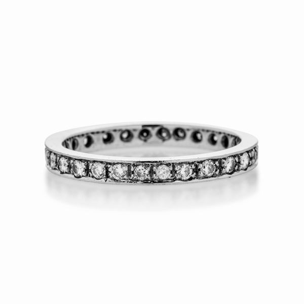 Anello eternè in oro bianco e diamanti