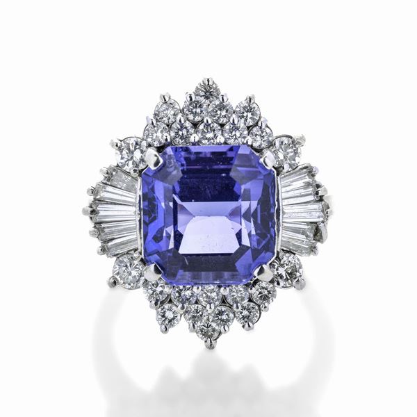 Ring in white gold, diamonds and natural Tanzanite