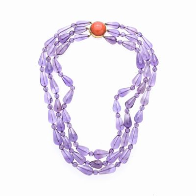 Collana a Tre Fili in Ametista, Oro Giallo e Corallo Rosso