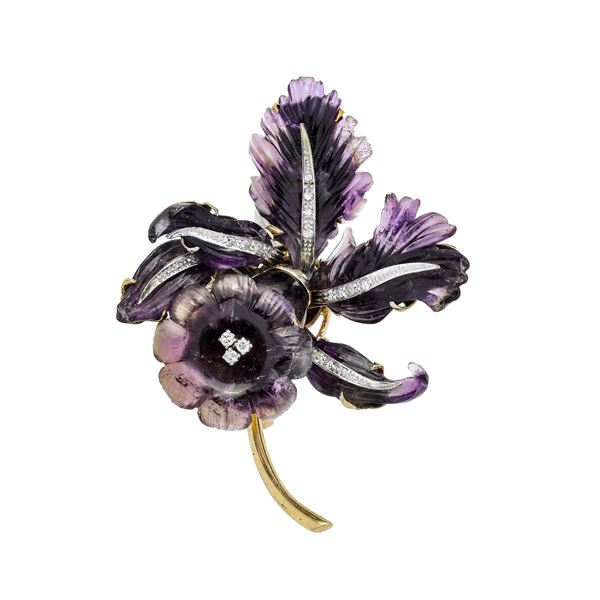 Orchid brooch in yellow gold, white gold, diamonds and amethyst