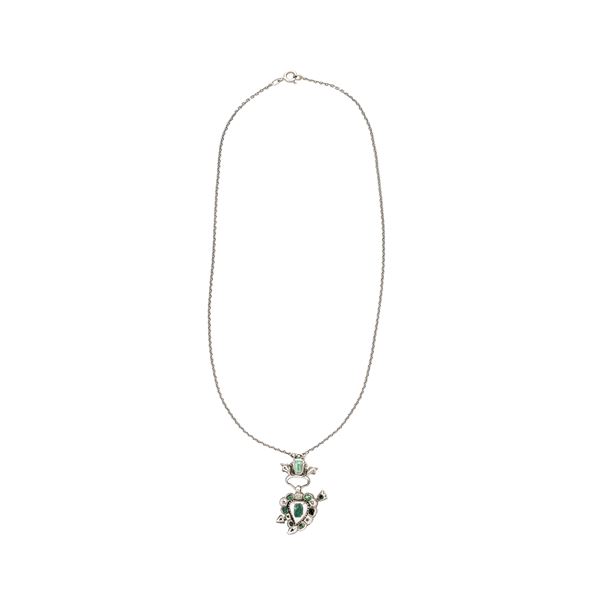 Sentimental pendant with silver, diamond and emerald chain