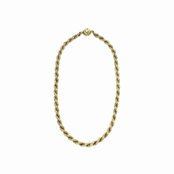 Necklace in yellow gold