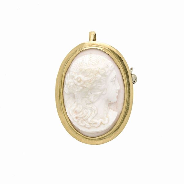 Spilla pendente in oro giallo e cammeo in conchiglia