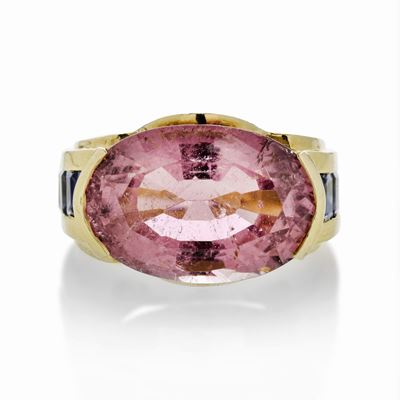 Grande Anello in Oro Giallo, Zaffiri e Tormalina Rosa