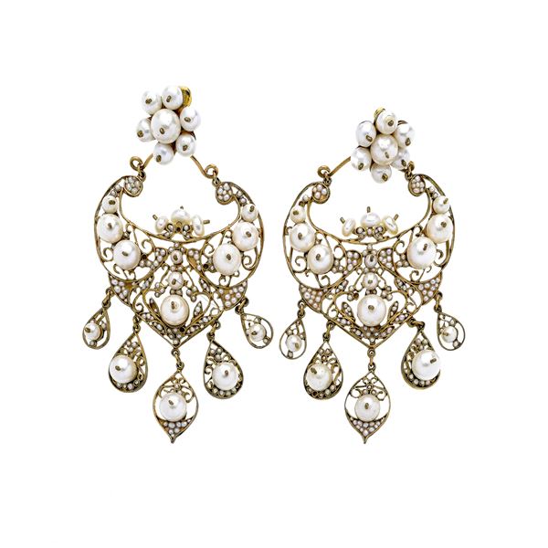 Pair of large drop earrings in low titre gold, micro-pearls and pearls