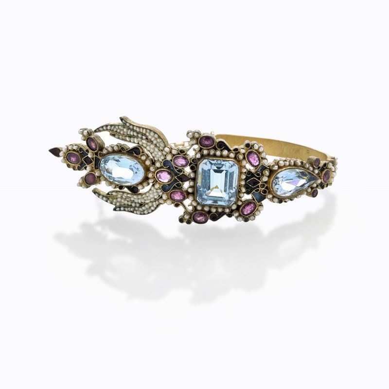 Bracciale in oro a basso titolo, oro giallo, rubini, microperle e topazio azzurro Percossi Papi
