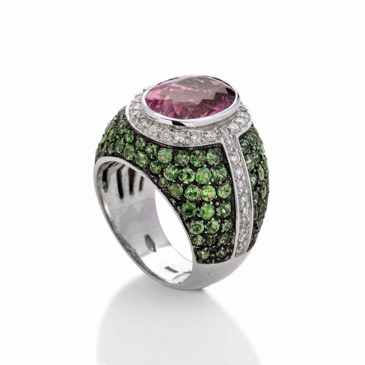 Anello in Oro Bianco, Diamanti, Peridoto Verde e Tormalina Rosa