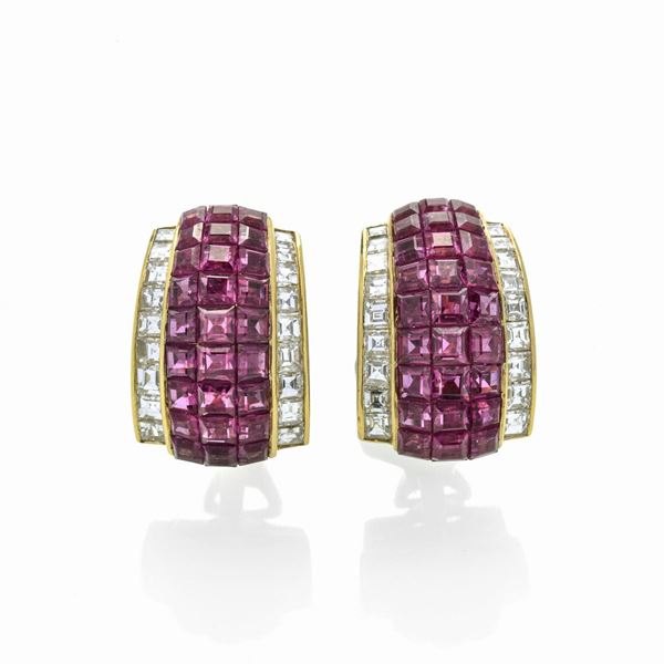 Pair of earrings in yellow gold, diamonds and rubies