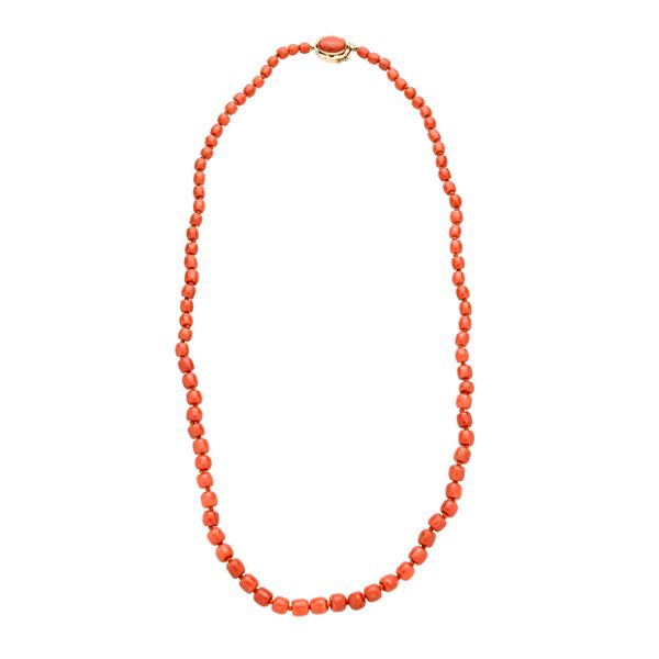 Necklace in red coral and yellow gold  (Sixties)  - Auction Auction of Antique Jewelry, Modern and Watches - Curio - Casa d'aste in Firenze