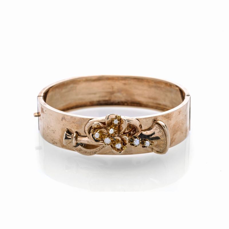 Bracciale rigido in oro a basso titolo e microperle