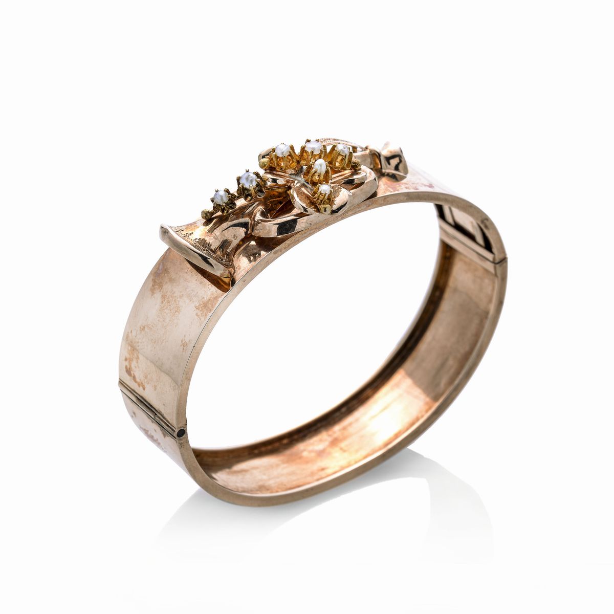 Bracciale rigido in oro a basso titolo e microperle