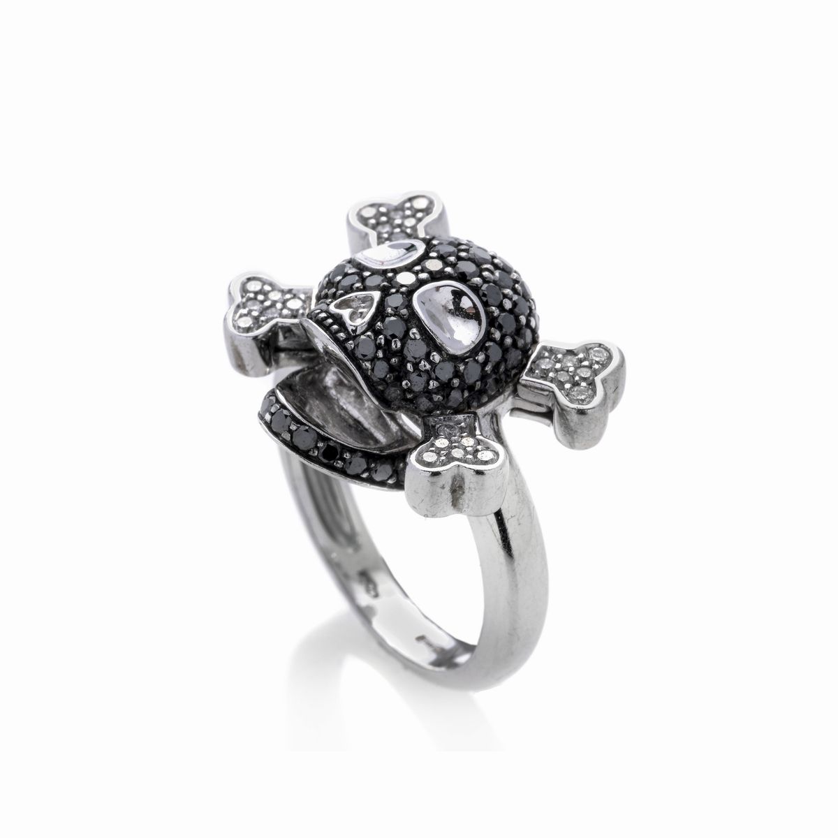 Anello teschio in oro bianco, oro brunito, diamanti e diamanti neri