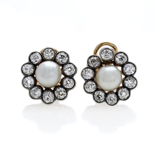 Pair of day and evening earrings in yellow gold, silver, pearls and diamonds