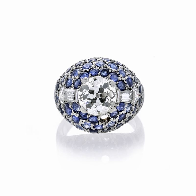 Anello in oro bianco, zaffiri e diamanti