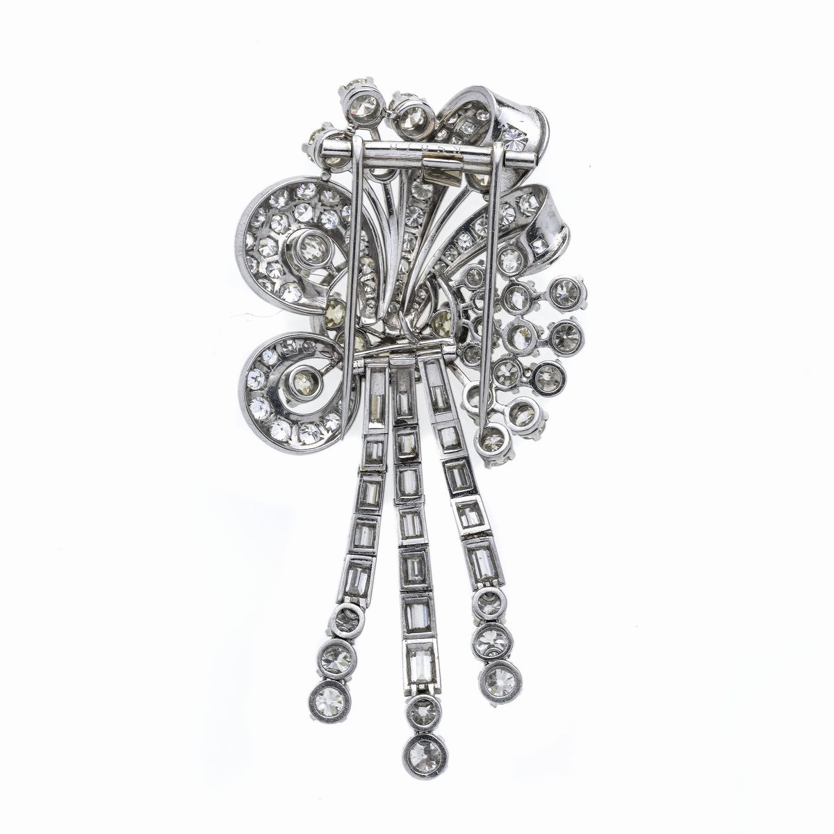 Grande clip in platino, diamanti e diamanti gialli