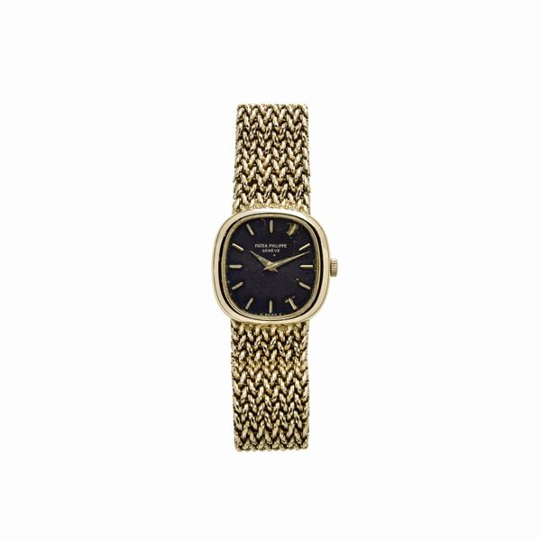 Wrist watch in yellow gold and lapis lazuli Patek Philippe