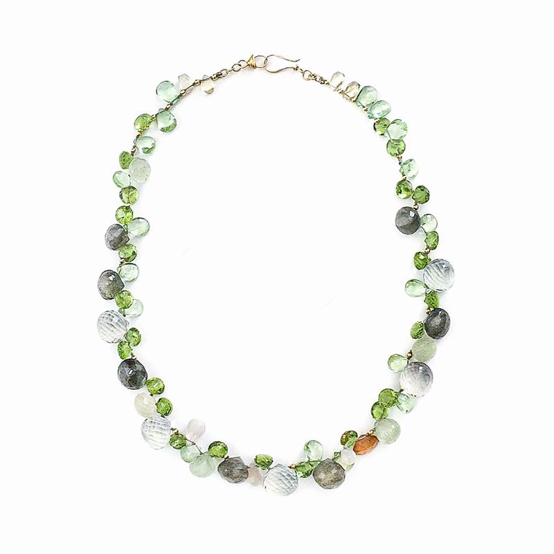 Collana in oro a basso titolo, peridoto verde, quarzo verde e acquamarina