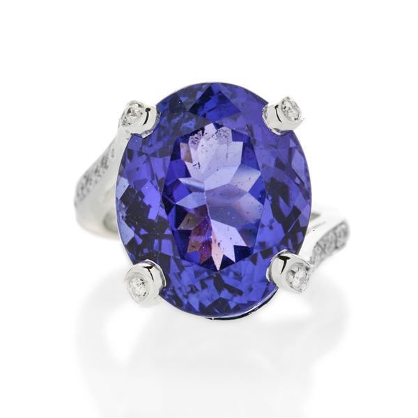 Important ring in white gold, diamonds and violet-blue tanzanite