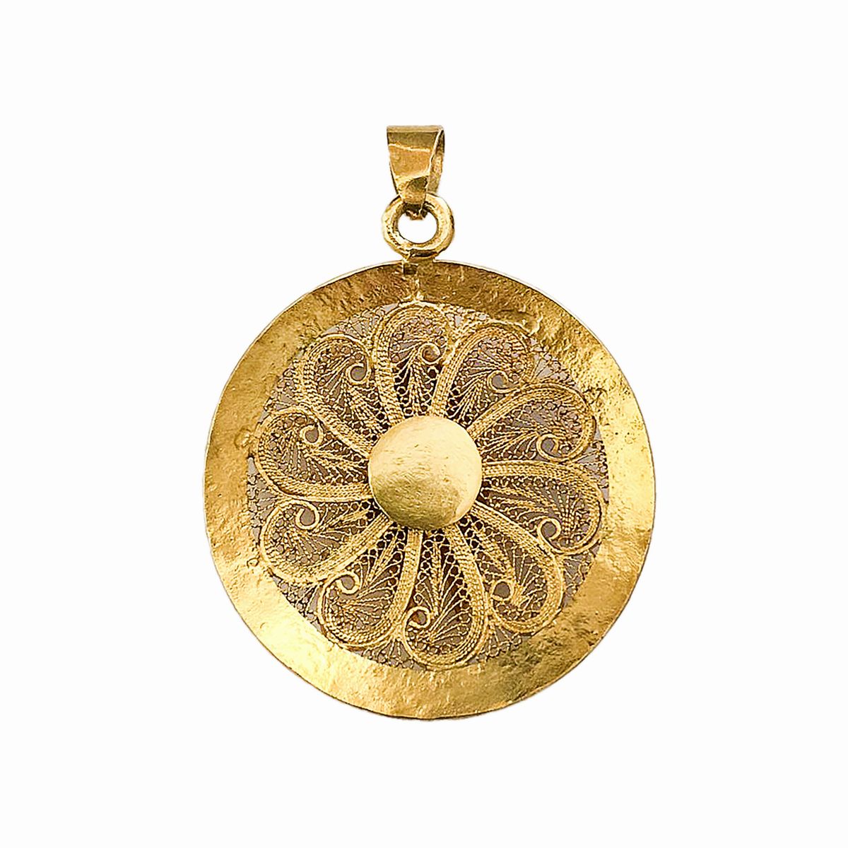 Pendente africano in oro a basso titolo
