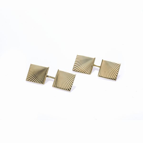 Paio di gemelli di forma quadrata in oro giallo