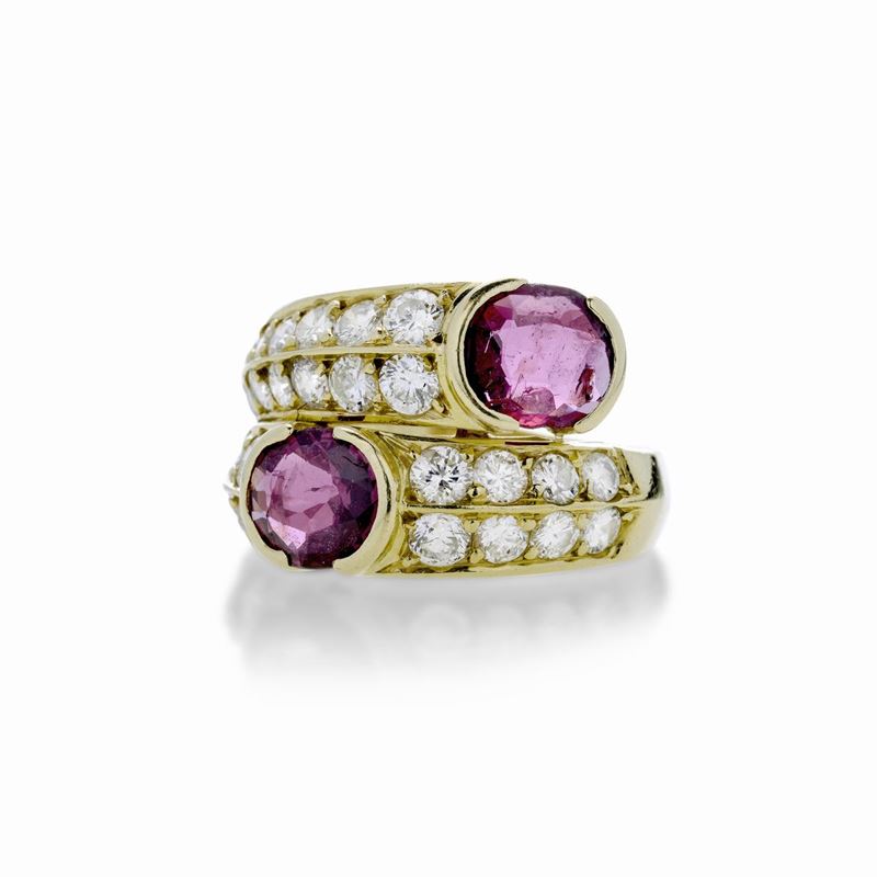 Anello contrariè in oro giallo, diamanti e rubini